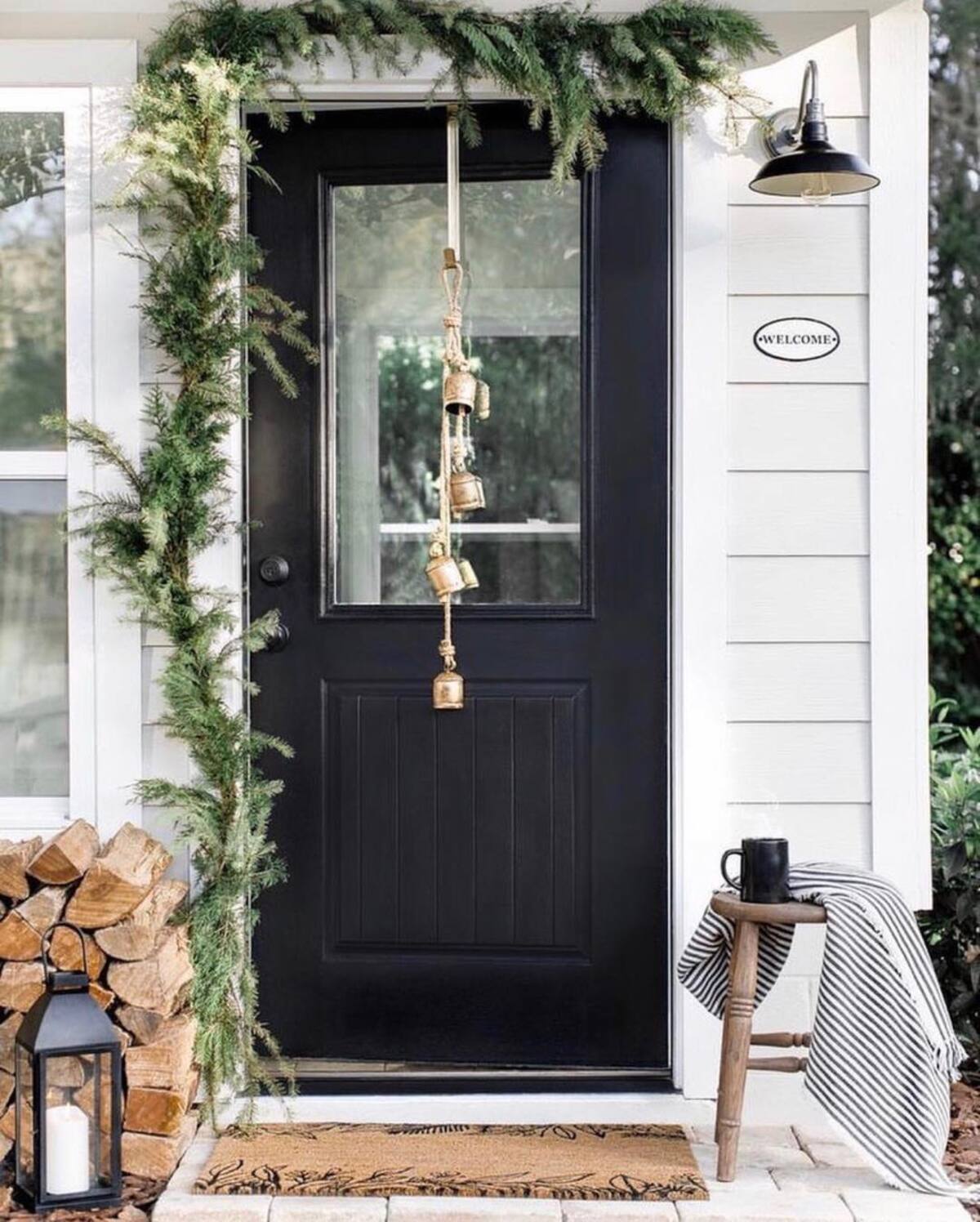 christmas door decorations for a festive welcome 7