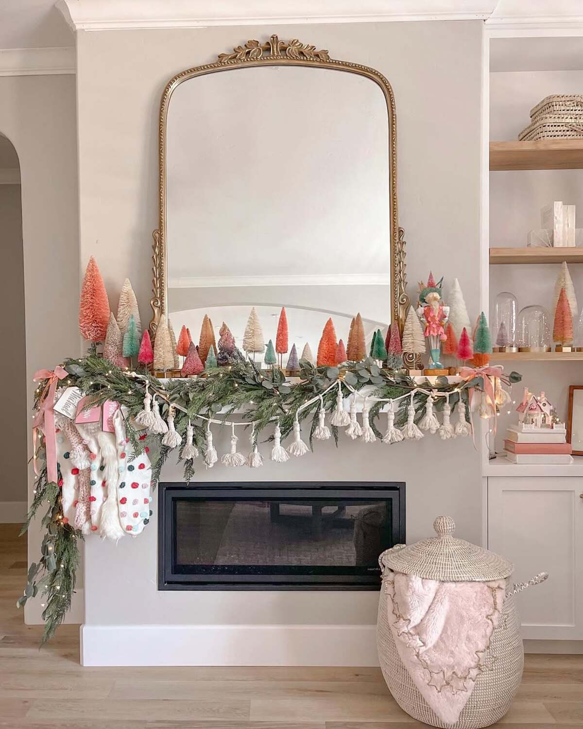 christmas mantle decor ideas 19