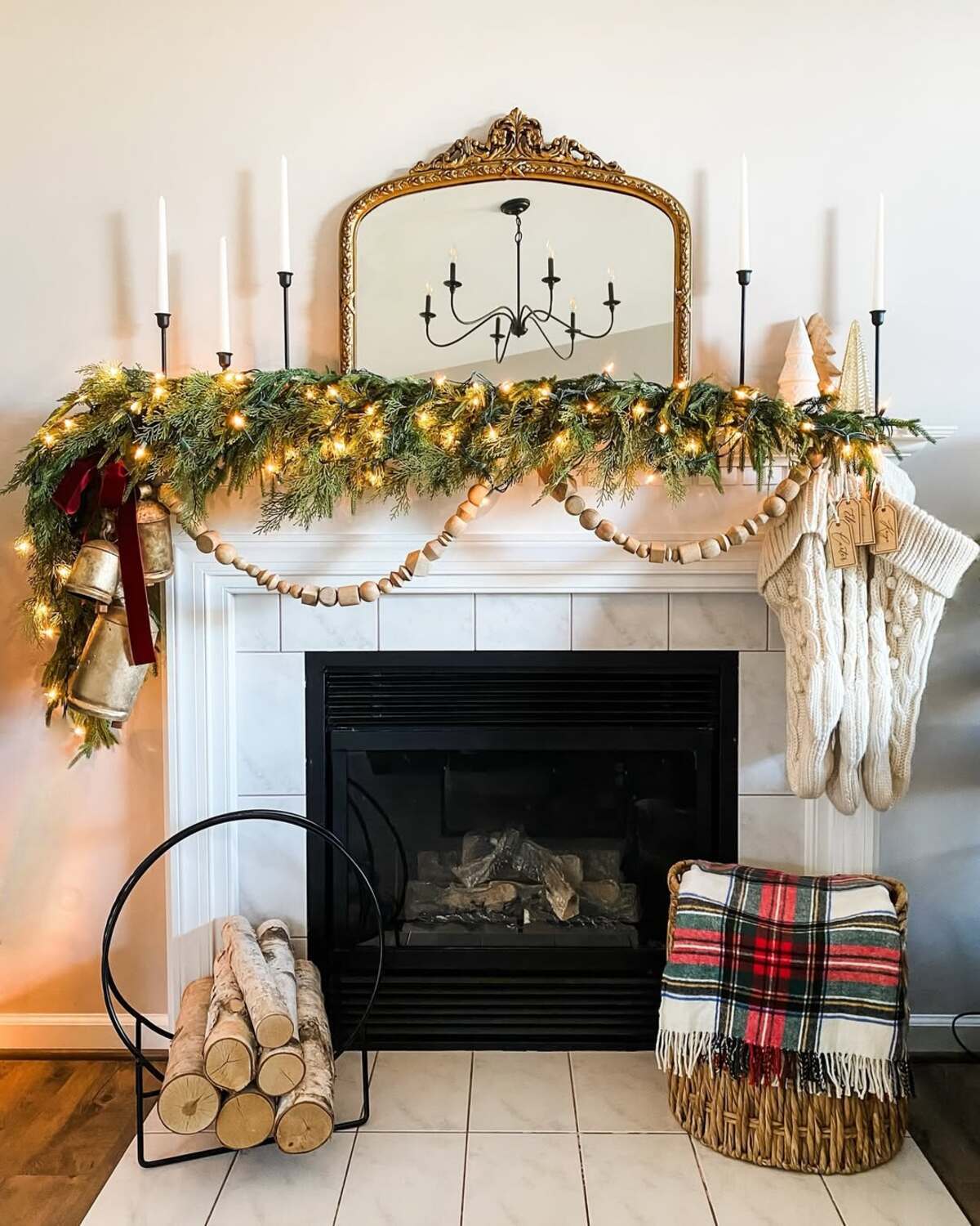 christmas mantle decor ideas 24