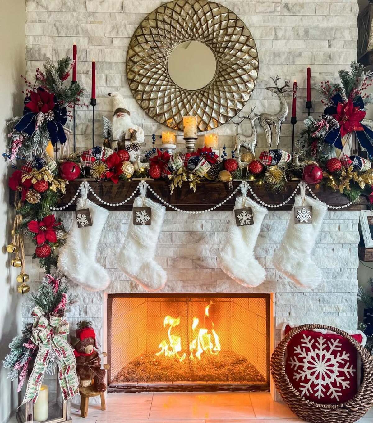christmas mantle decor ideas 27