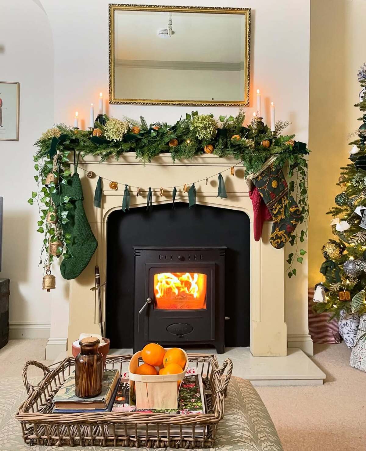 christmas mantle decor ideas 9