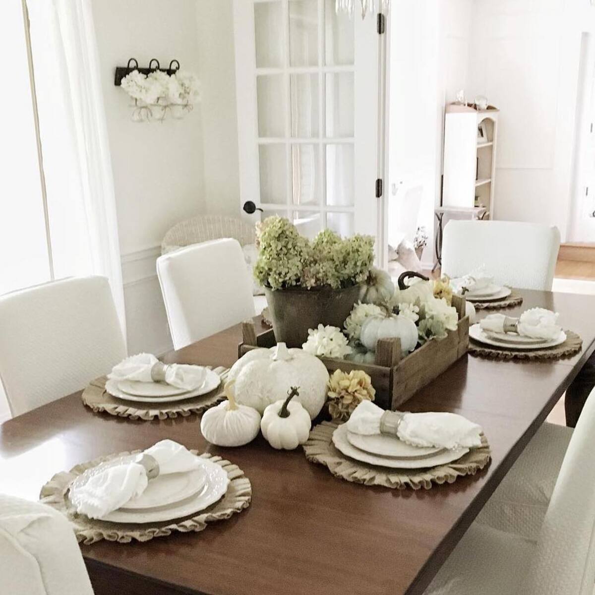 cozy farmhouse fall dining table decor 14