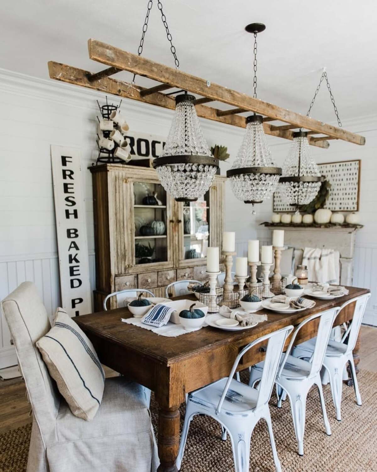 cozy farmhouse fall dining table decor 2