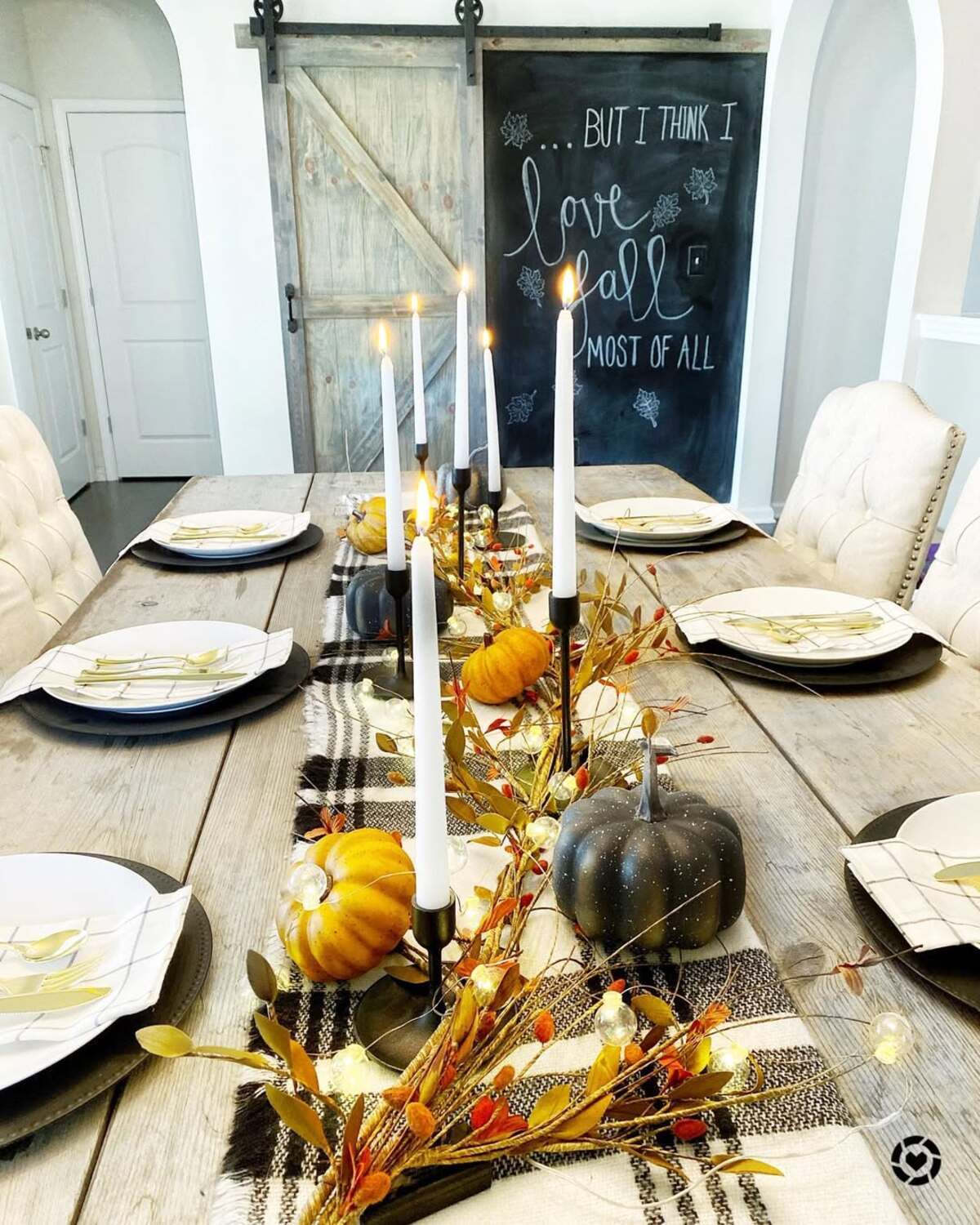 cozy farmhouse fall dining table decor 22