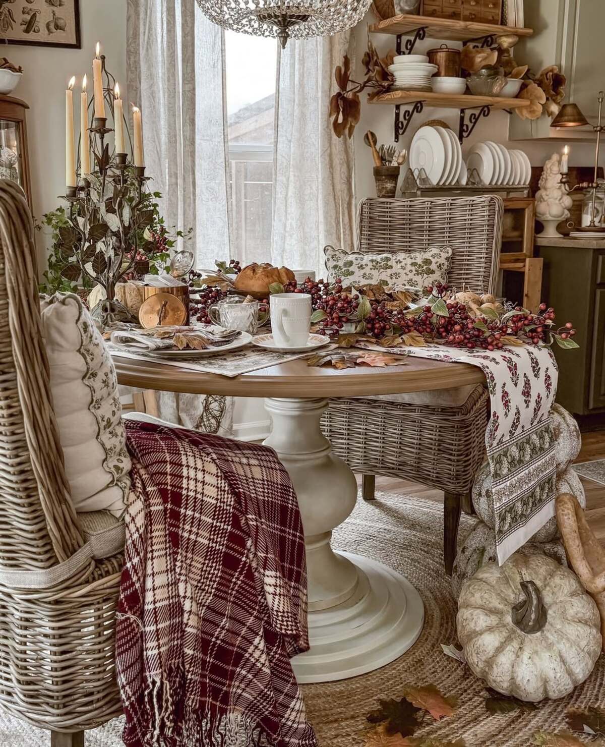cozy farmhouse fall dining table decor 3