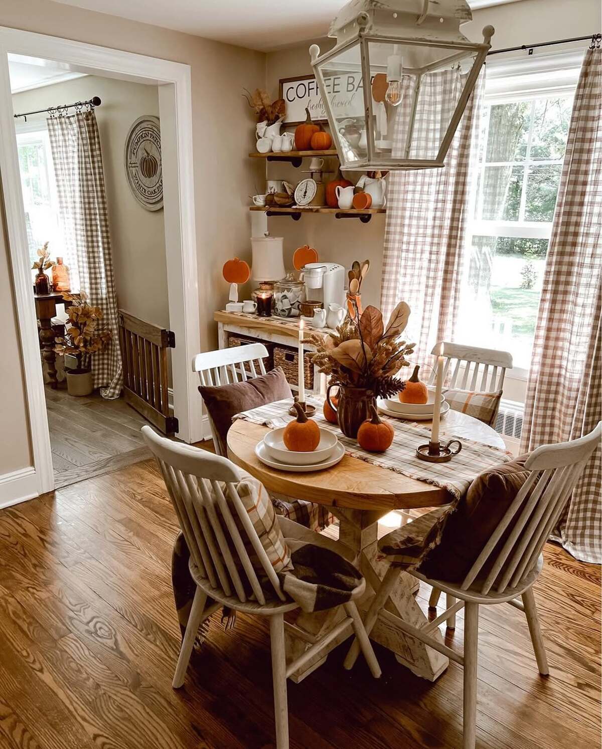 cozy farmhouse fall dining table decor 5