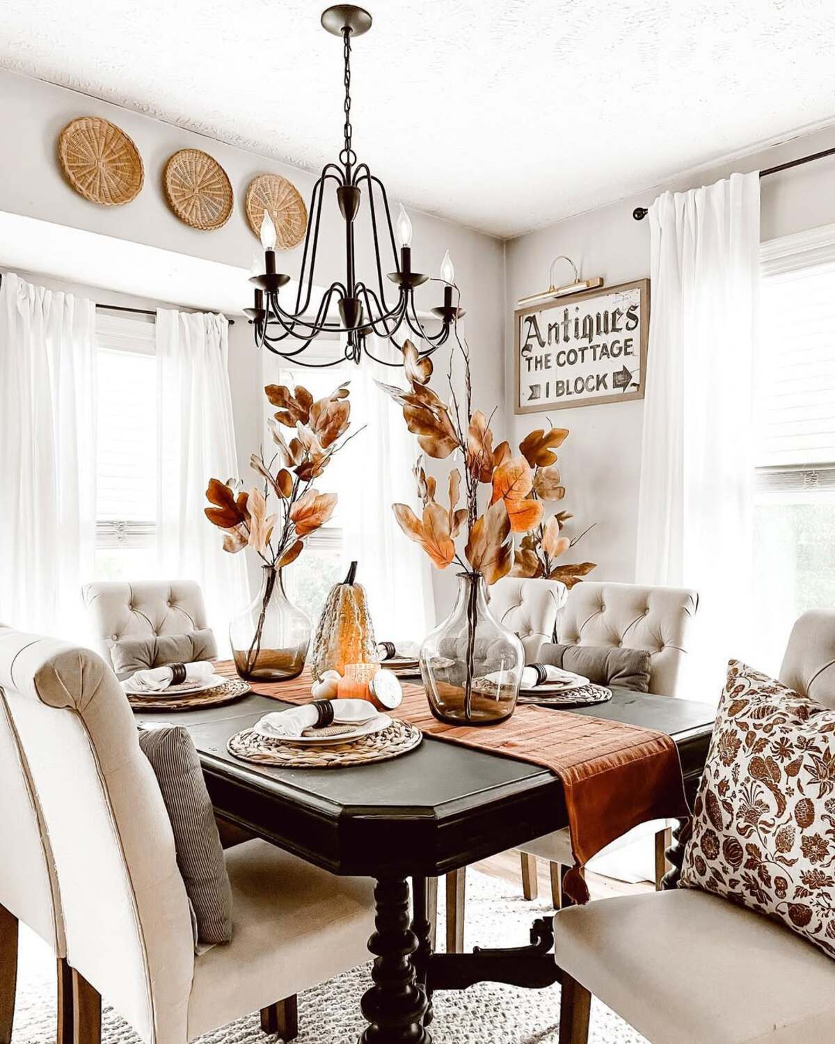 cozy farmhouse fall dining table decor 8