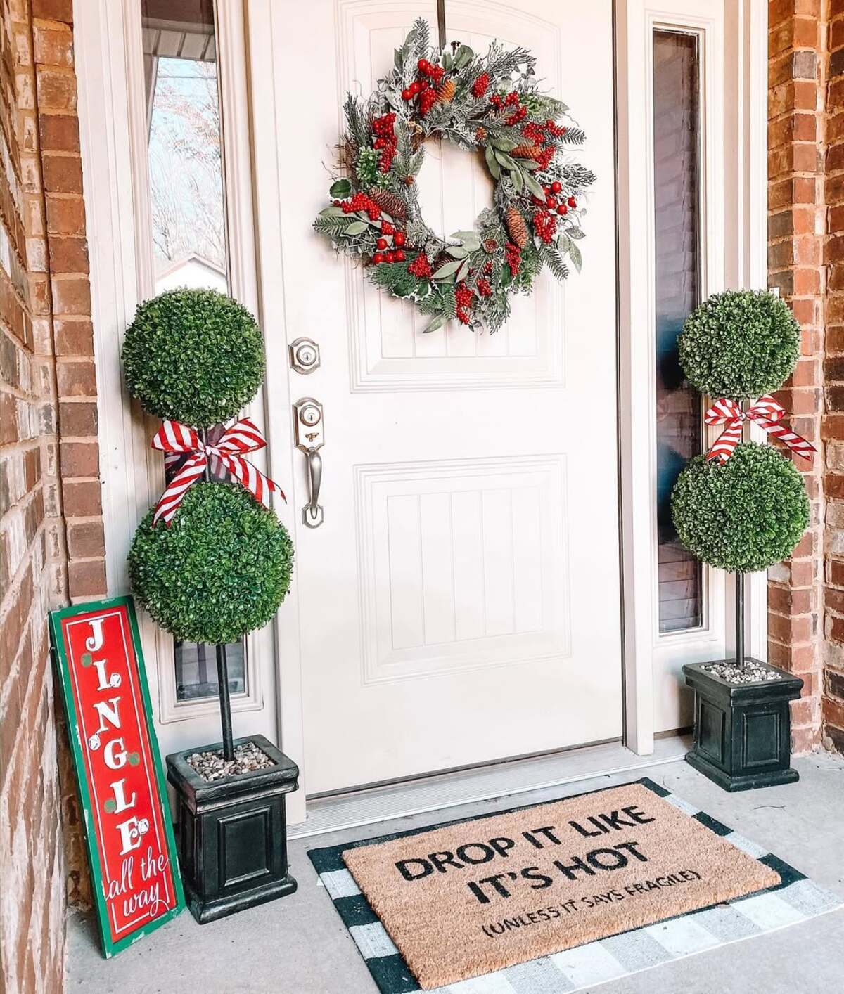 easy christmas front porch decor ideas 10