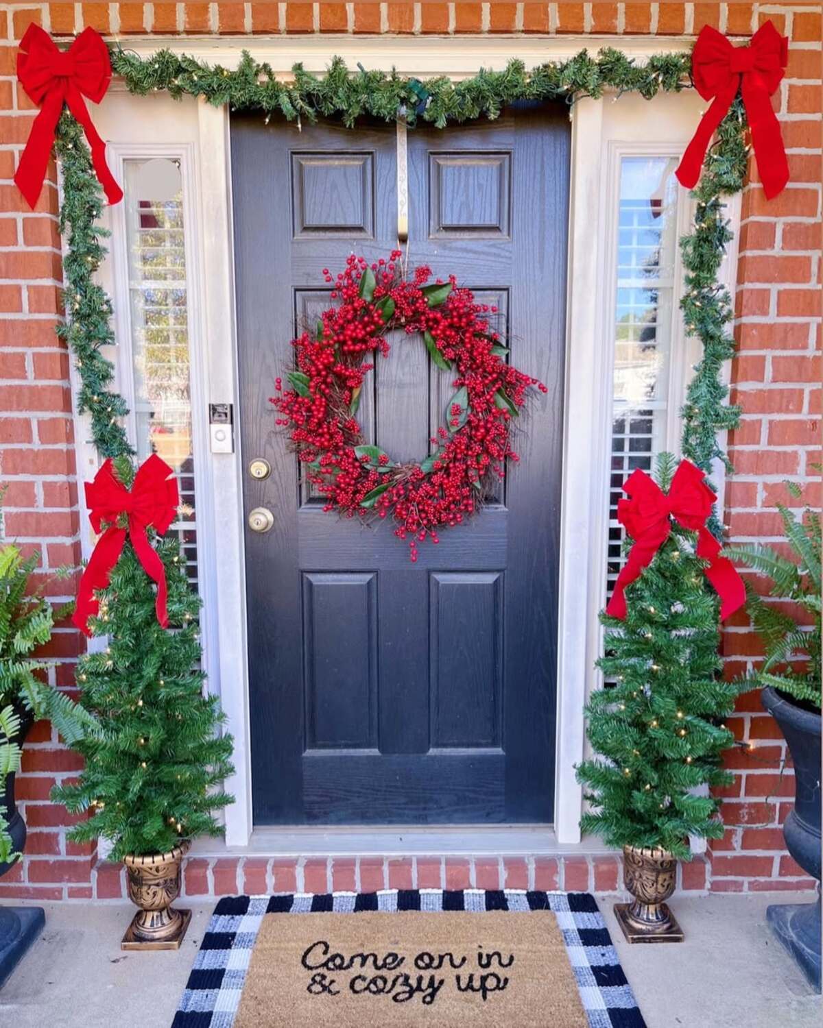 easy christmas front porch decor ideas 18