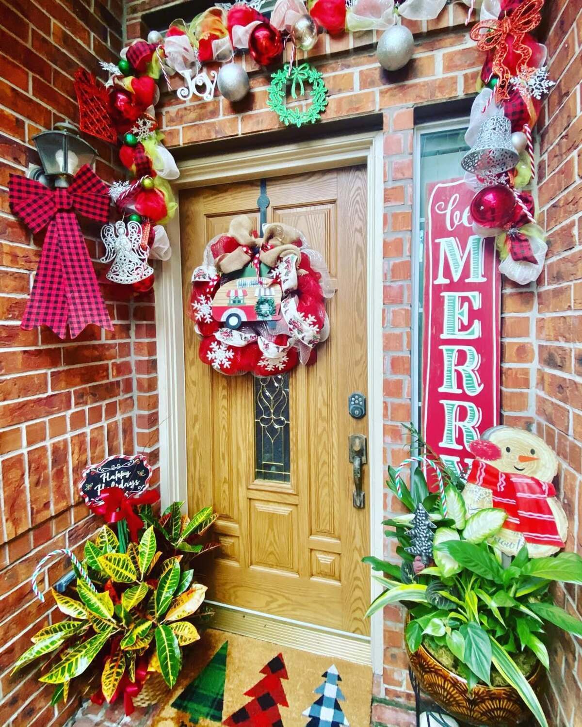 easy christmas front porch decor ideas 19