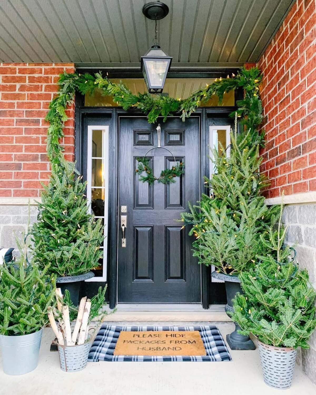 easy christmas front porch decor ideas 9