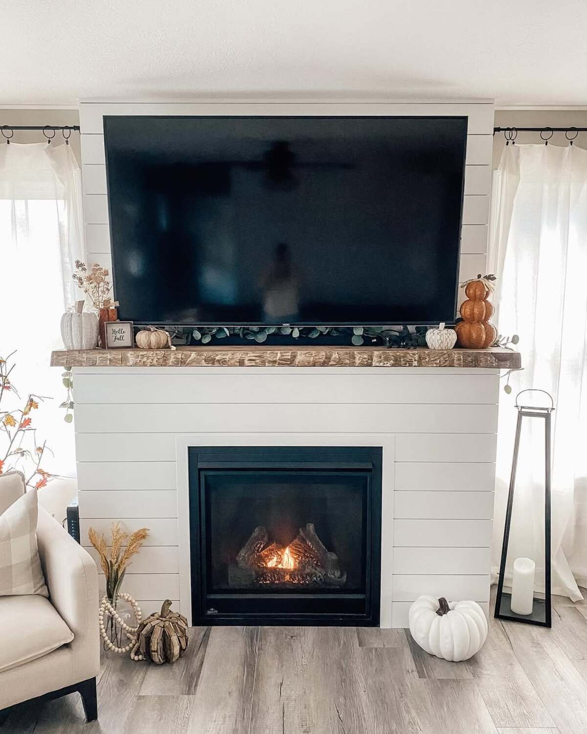 fall mantle decor ideas for fireplaces with tvs above 2