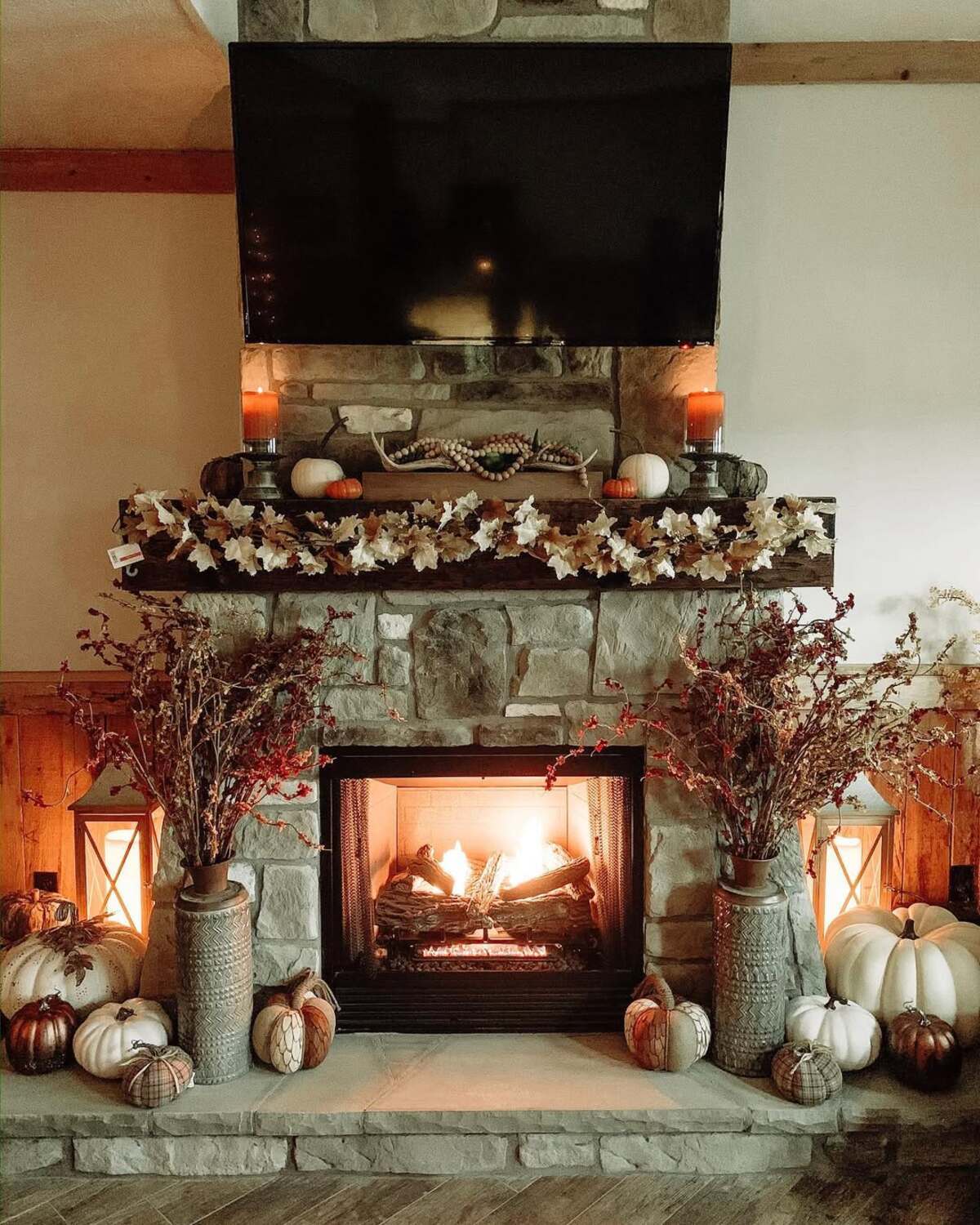 fall mantle decor ideas for fireplaces with tvs above 24