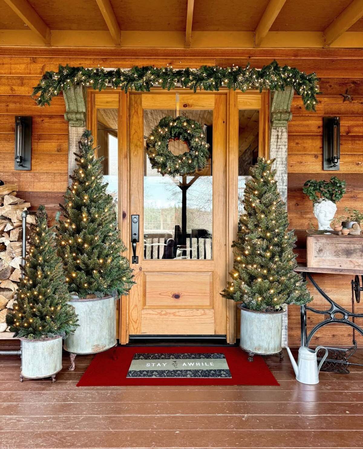 farmhouse christmas front porch decor ideas 10