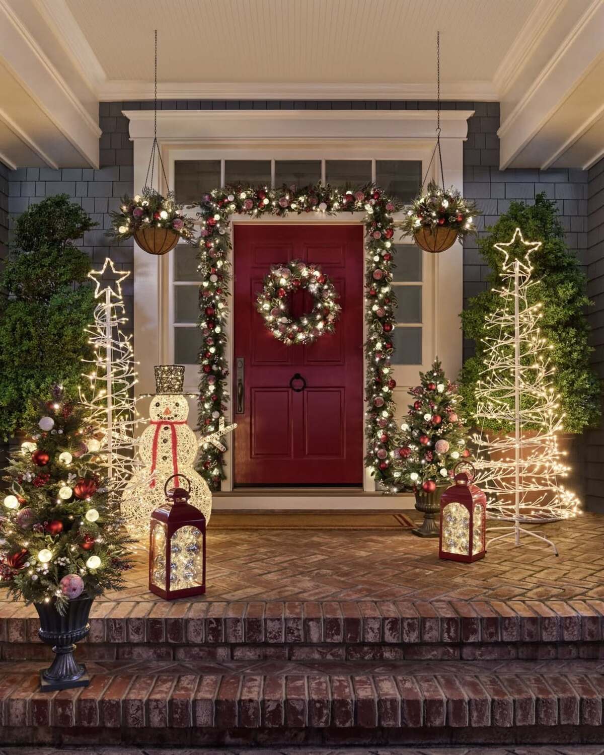 farmhouse christmas front porch decor ideas 19