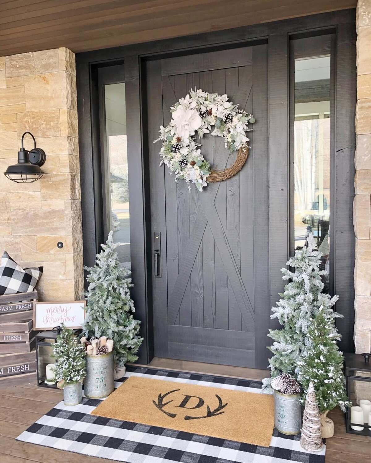 farmhouse christmas front porch decor ideas 3