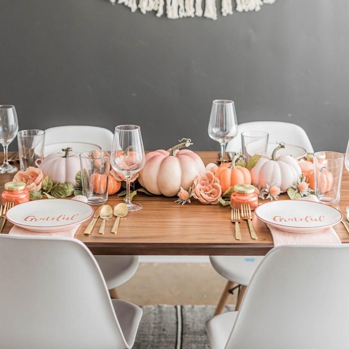 neutral fall decor ideas for dining table 14