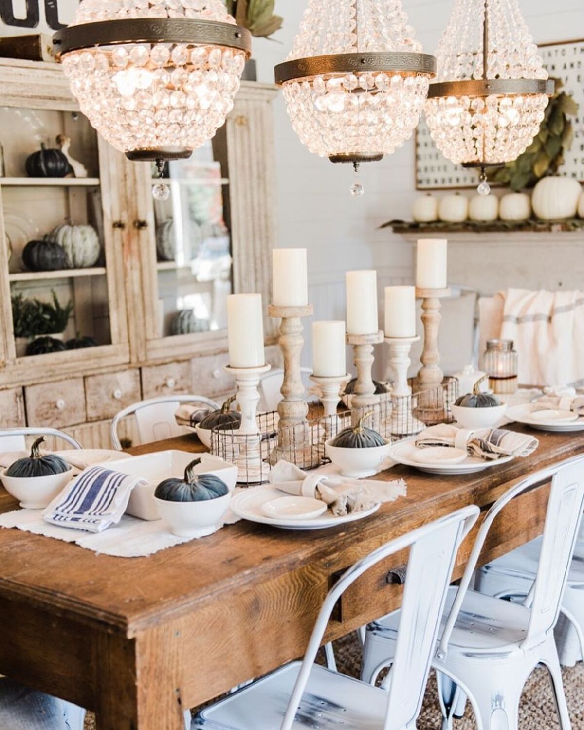 neutral fall decor ideas for dining table 18