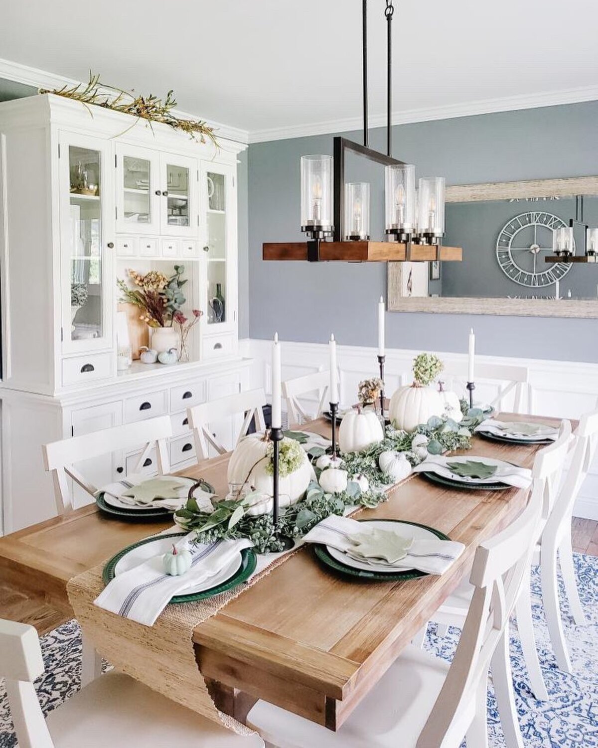 neutral fall decor ideas for dining table 2