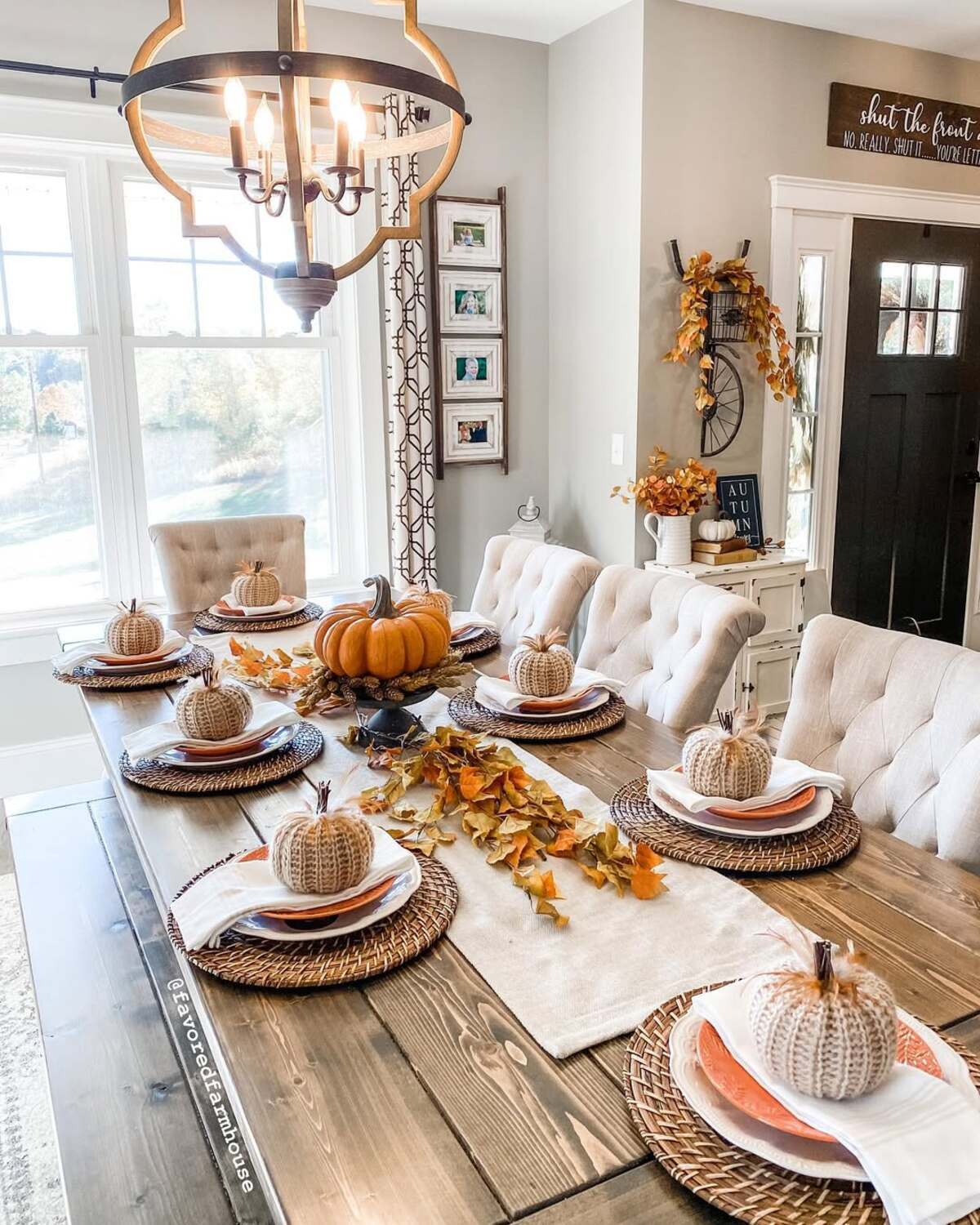 neutral fall decor ideas for dining table 9
