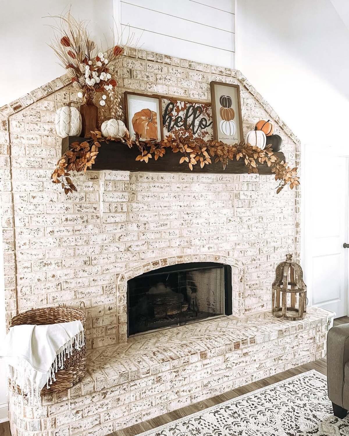 rustic fall mantle decor ideas for fireplace 23