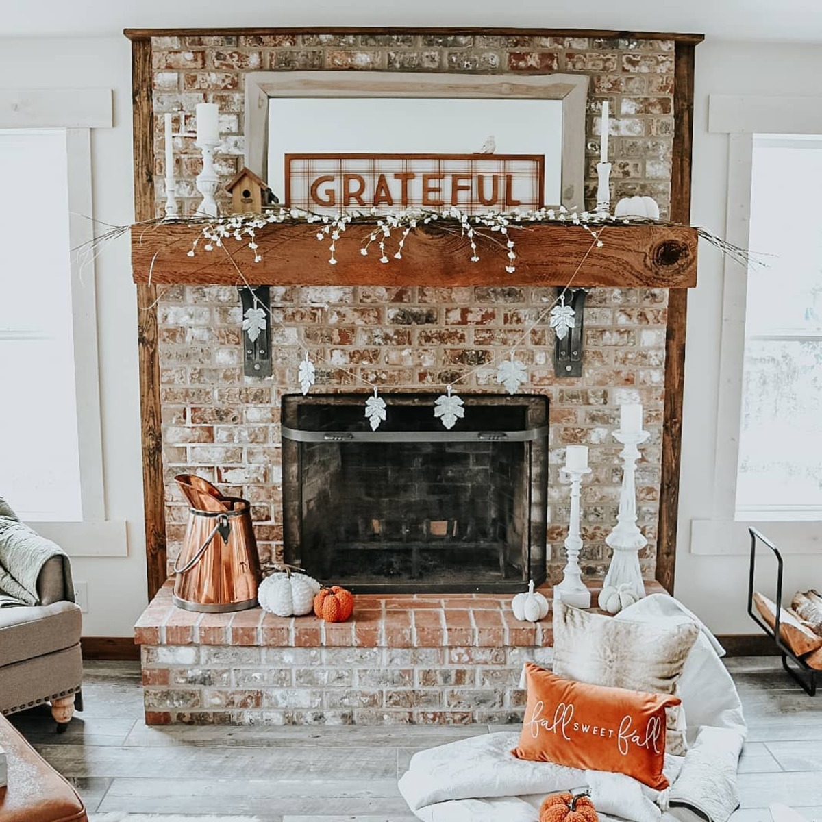 rustic fall mantle decor ideas for fireplace 24