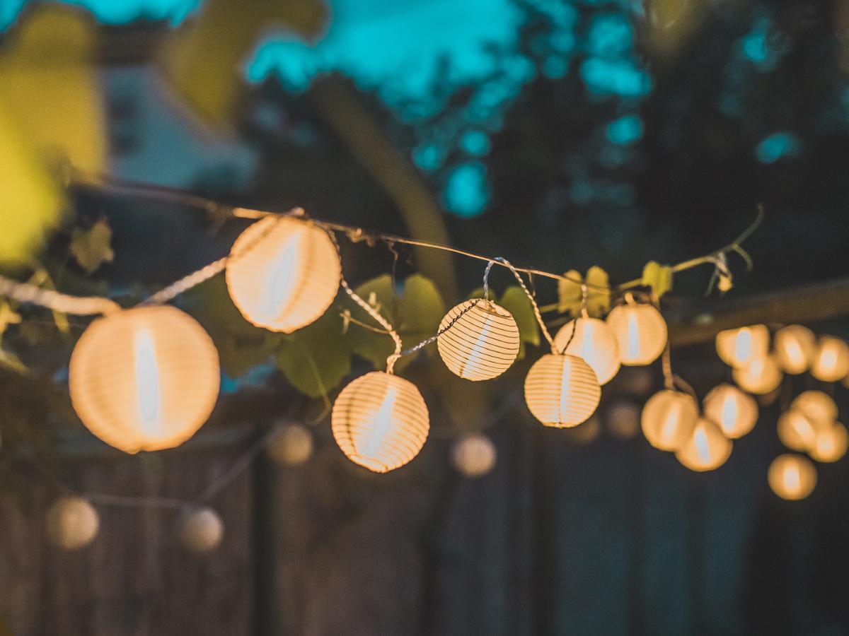 affordable garden lighting tricks 19