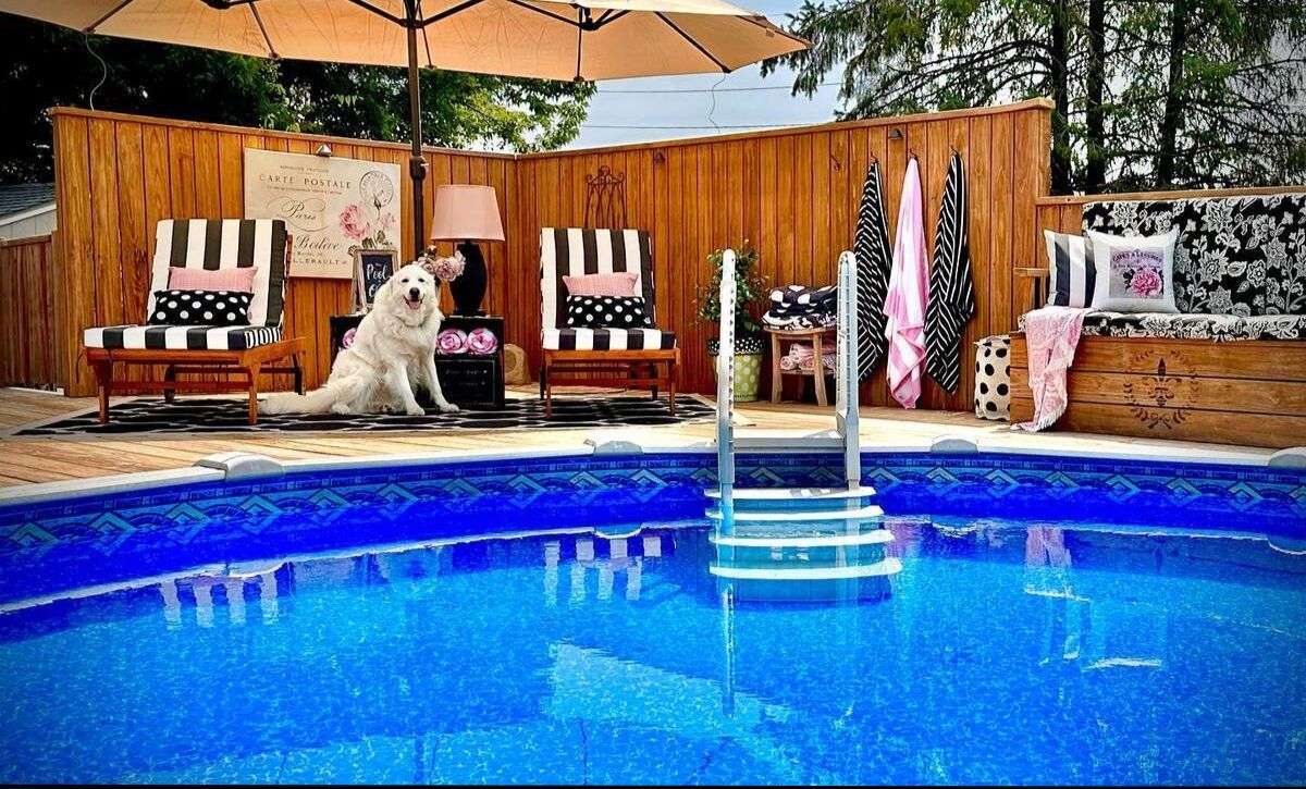 best ways to add privacy to above ground pool deck