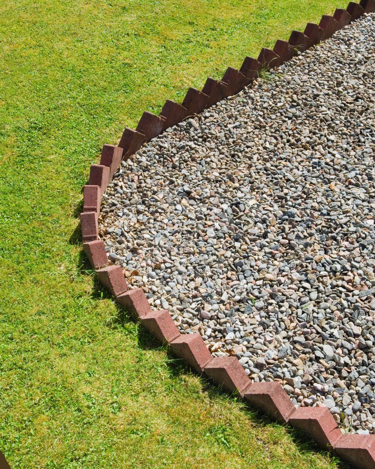 budget friendly landscaping borders 04