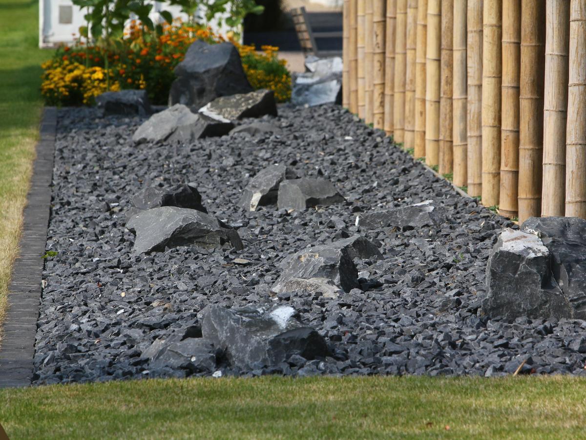 cheap rock landscaping ideas 17