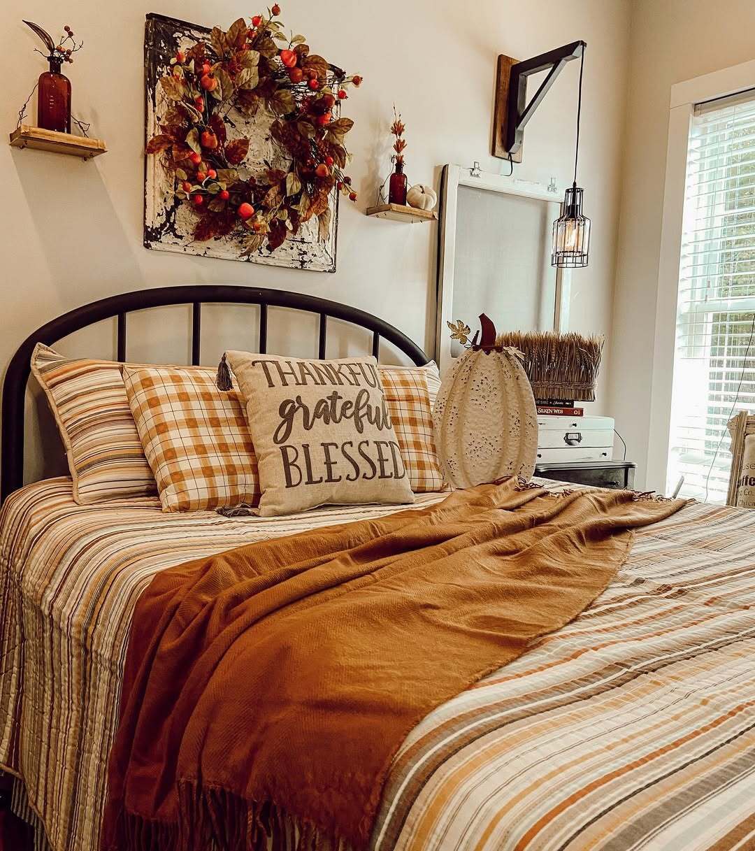 fall bedroom decor 2