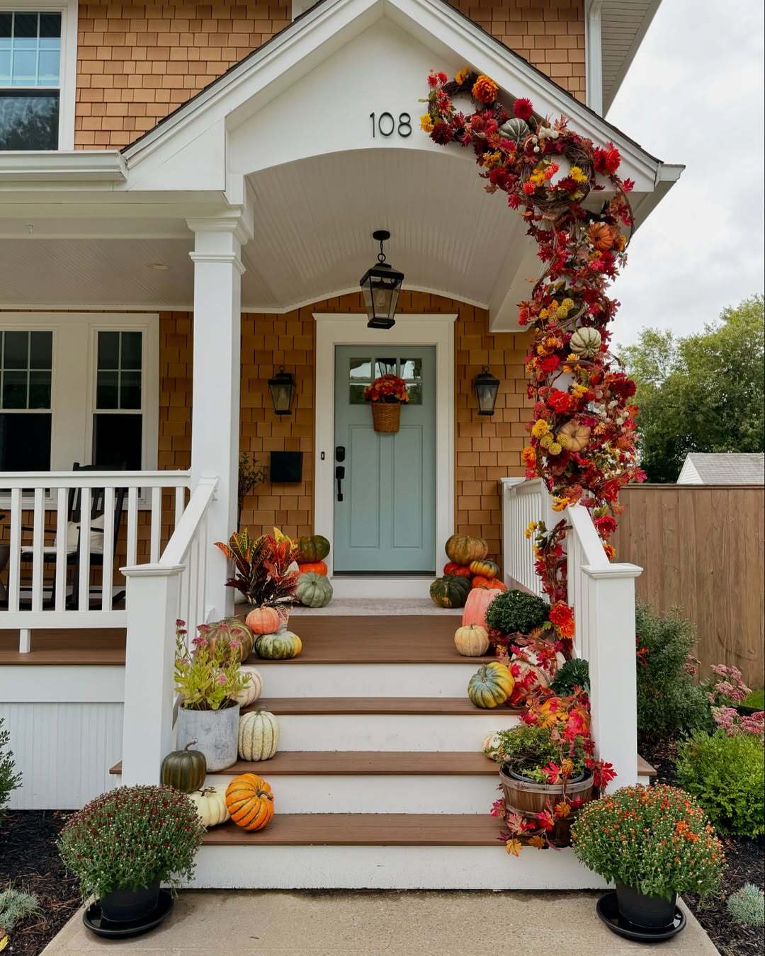 fall porch decor 3
