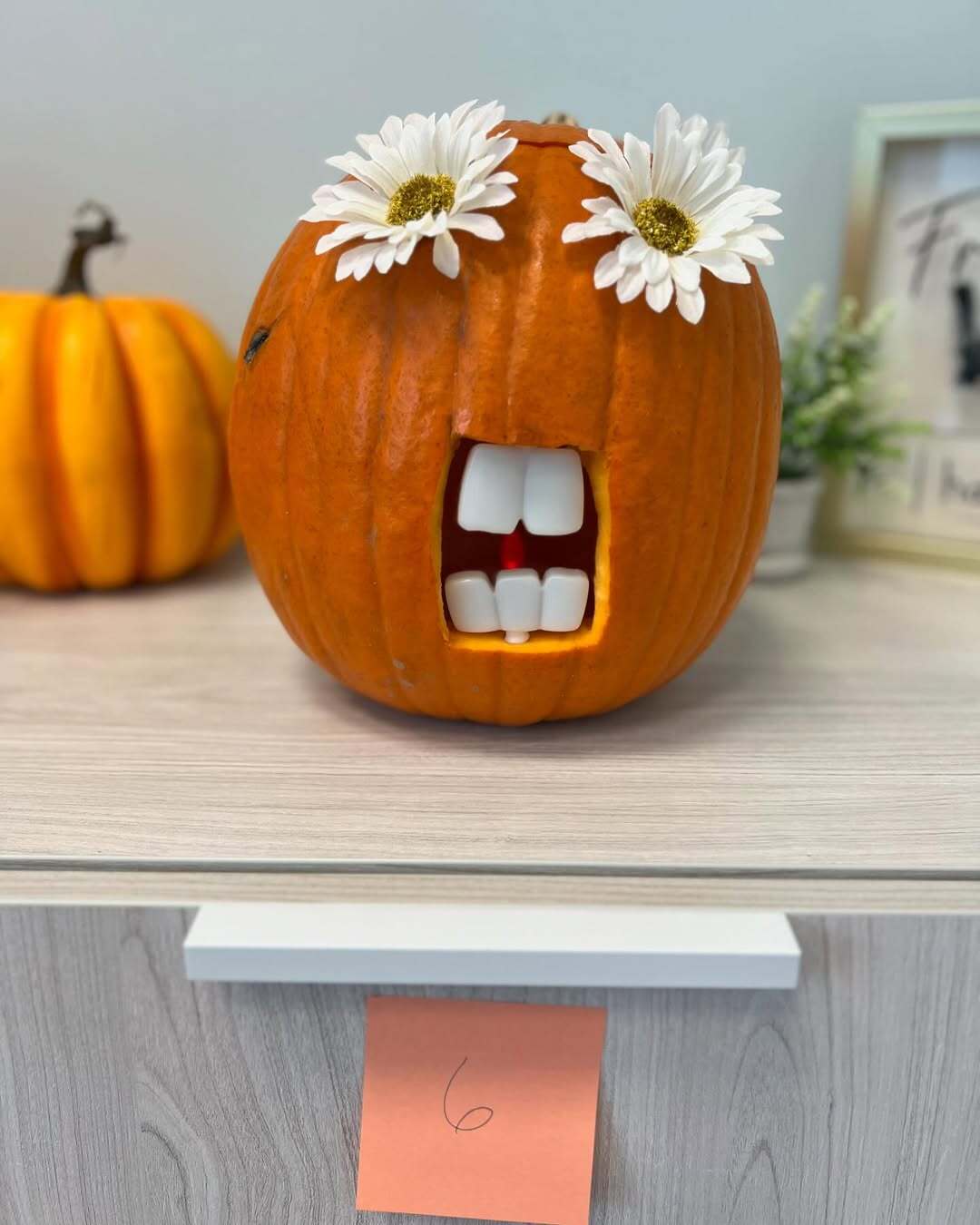 girly pumpkin carving 3